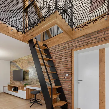 Apartma Pri Jakobu * Postojna