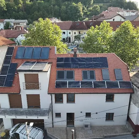 Apartma Pri Jakobu * 포스토이나